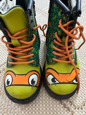 TMNT Ninja Turtle Dr Martens Lace-Up Boots, size 7 baby/toddler
